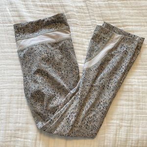 Lululemon Size 6 Gray Run Inspire II Crop Workout Legging
